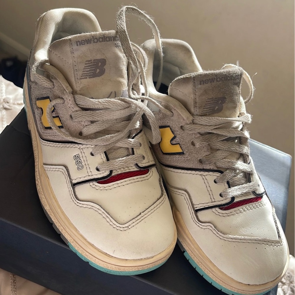 New Balance - Picture 2 of 4